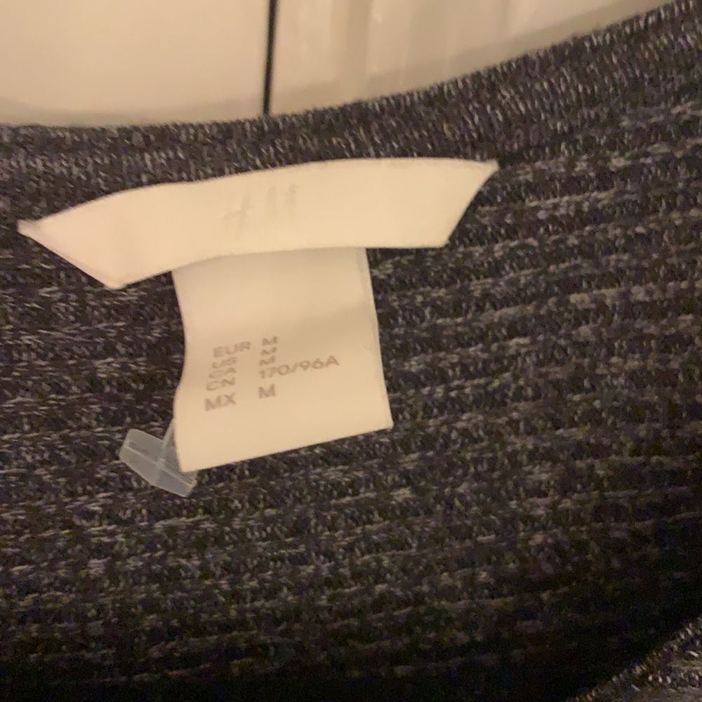H&M sweater/pullover size medium - Picture 4 of 5